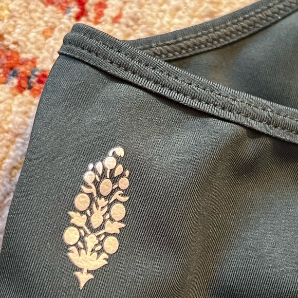 Free People Movement Stay Cool Army Green Racer Back Sports Bra Large - Picture 3 of 8